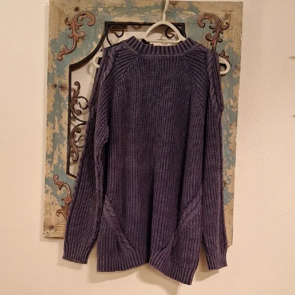 Umgee Dark Gray Cable Knit Cold Shoulder Sweater. NWT Size Large - Picture 8 of 13